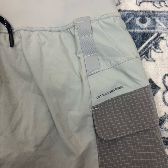 Lululemon Multi Pocket Cargo High Rise Hiking Skirt In Seal Grey Women’s Size 14 - Picture 4 of 9